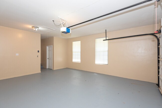 Building Photo - 119 Rio Pinar Dr