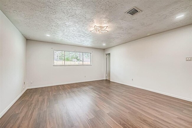 Building Photo - 10806 Silkwood Dr