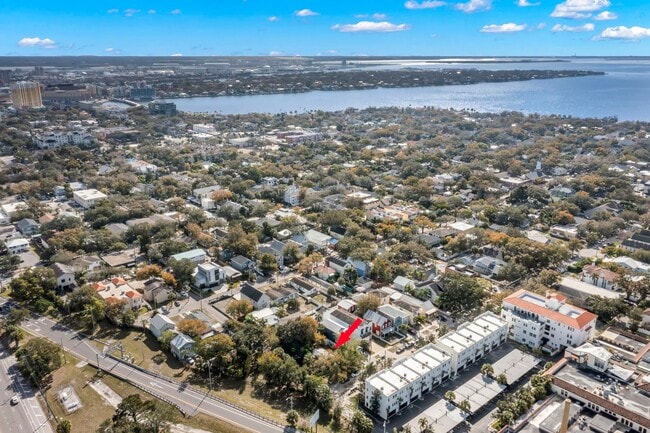 Building Photo - Historic Hyde Park Gem: Fully Renovated 2-...