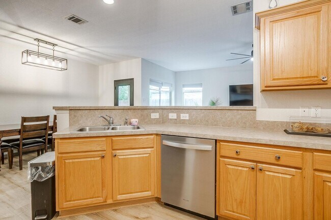 Building Photo - Amazing 3 Bed, 2 Bath Awaiting New Tenants- Burleson ISD- 76028