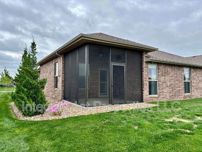 Building Photo - 7546 Apache Rd