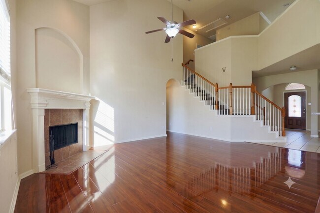 Building Photo - 5102 Heatherdawn Ct