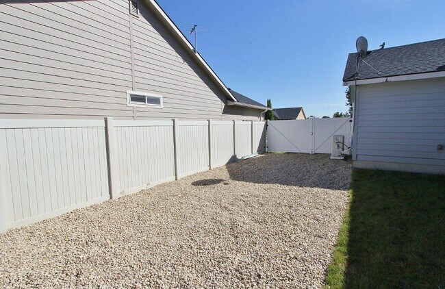 Building Photo - Beautiful Home in Meridian: Available Now!