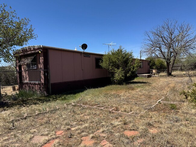 Building Photo - 3 Bedroom, 2 Bathroom Home in Tijeras, NM