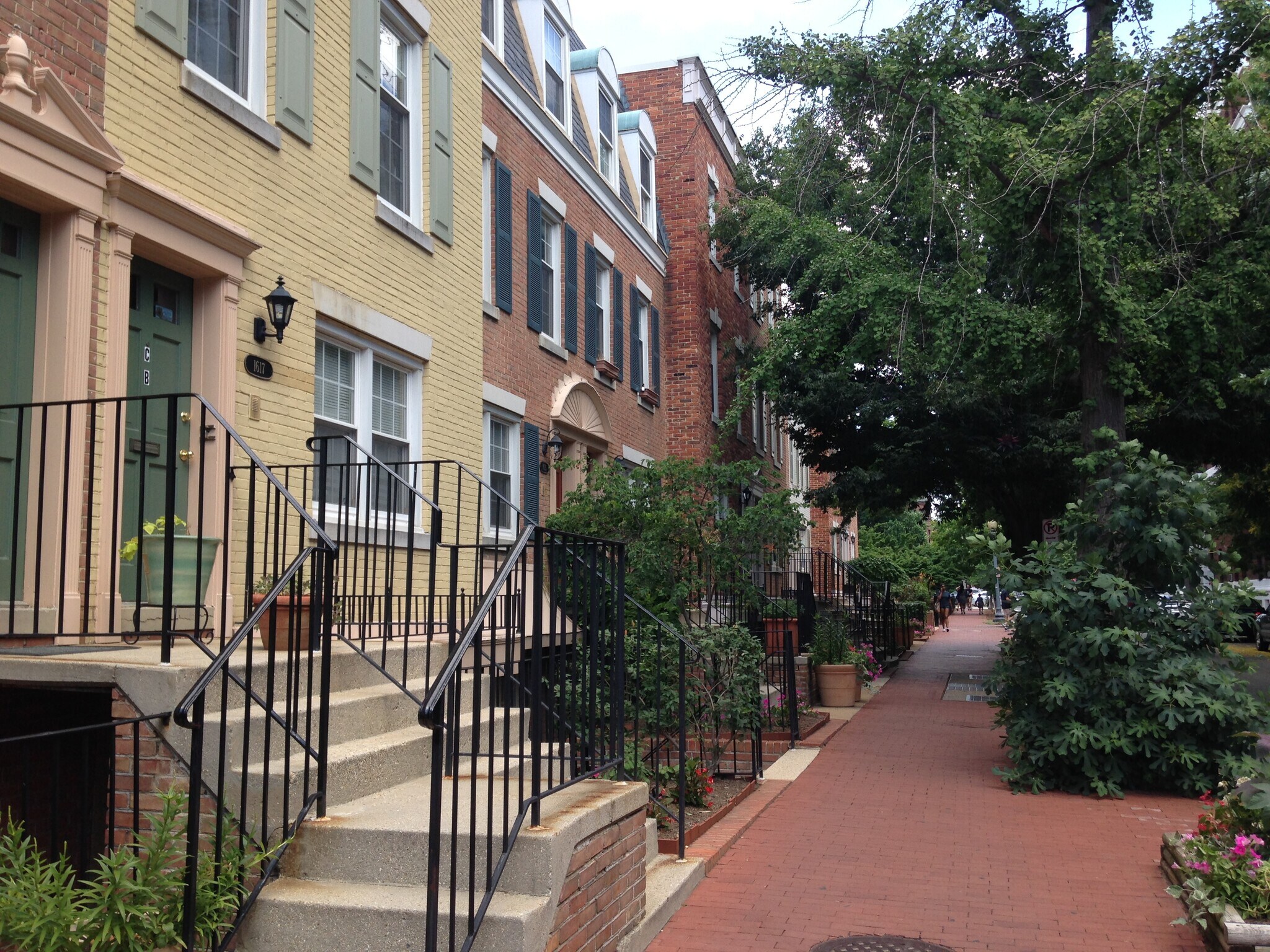 Building Photo - 1617 Corcoran St NW