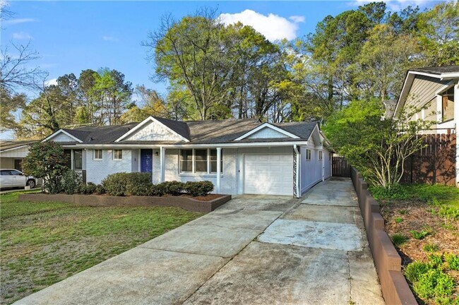 Building Photo - 2634 Birch St