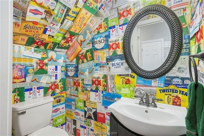 Building Photo - 114 Lynn Dr