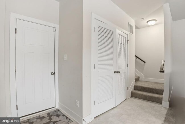 Building Photo - 610 Snapdragon Ct