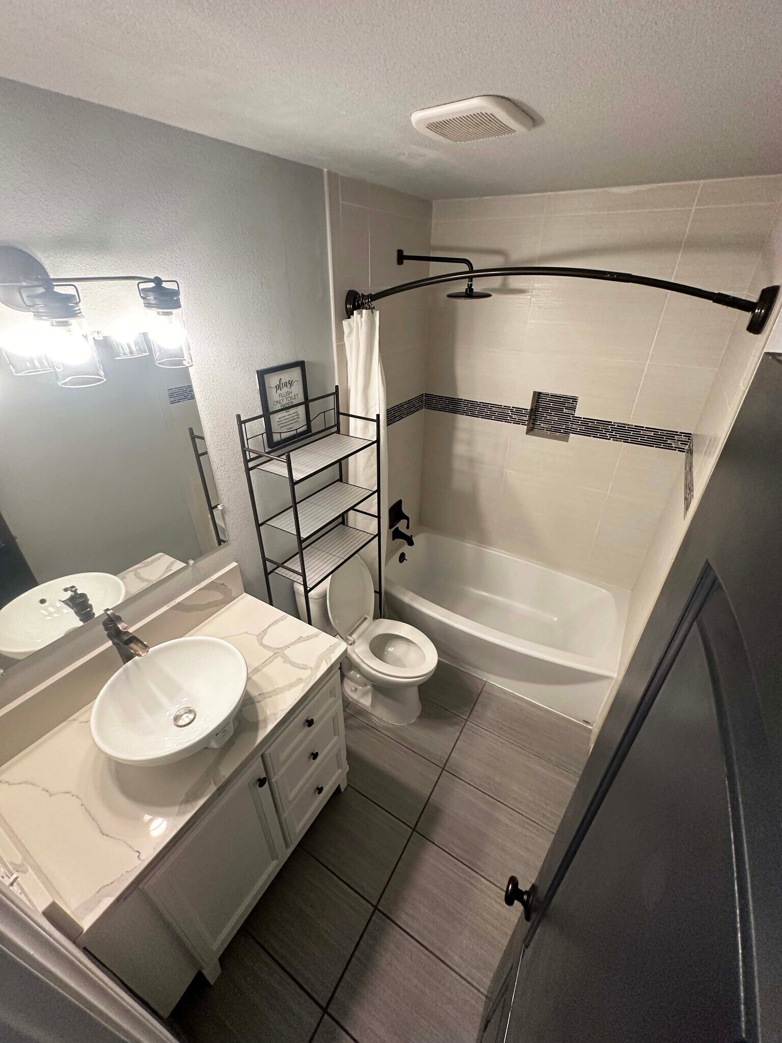 Building Photo - 506 McKellar Cir