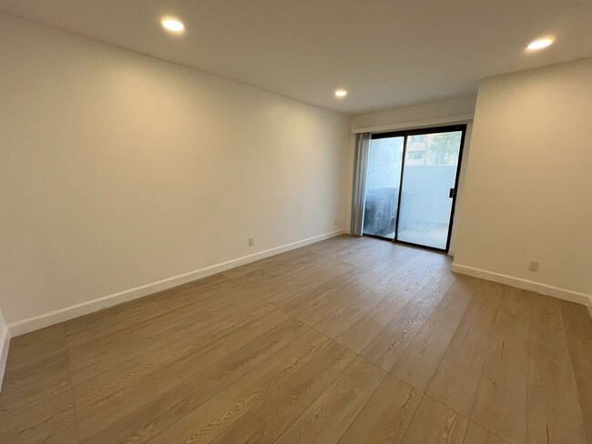 Building Photo - Beautiful 1 Bed 1 Bath In La Jolla