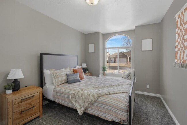 Building Photo - 956 S 1525 W
