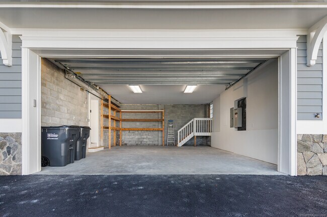 Building Photo - 75 Strickland Rd