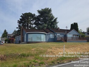 Building Photo - Tacoma views retro 3 bed 2 bath home, available now!