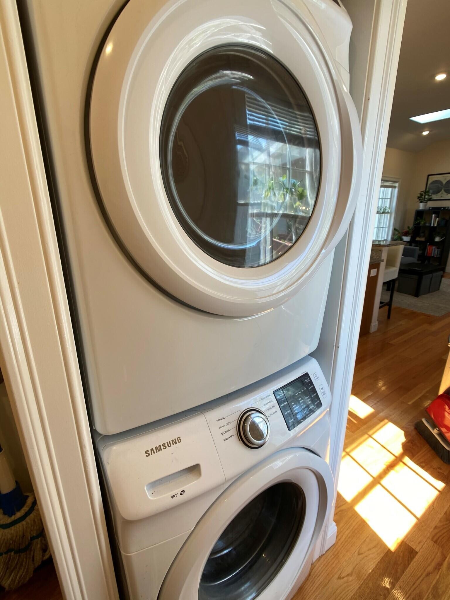 Building Photo - 14 Flint St