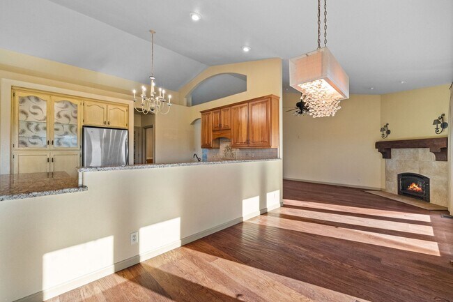 Building Photo - Amazing Apple Valley Home