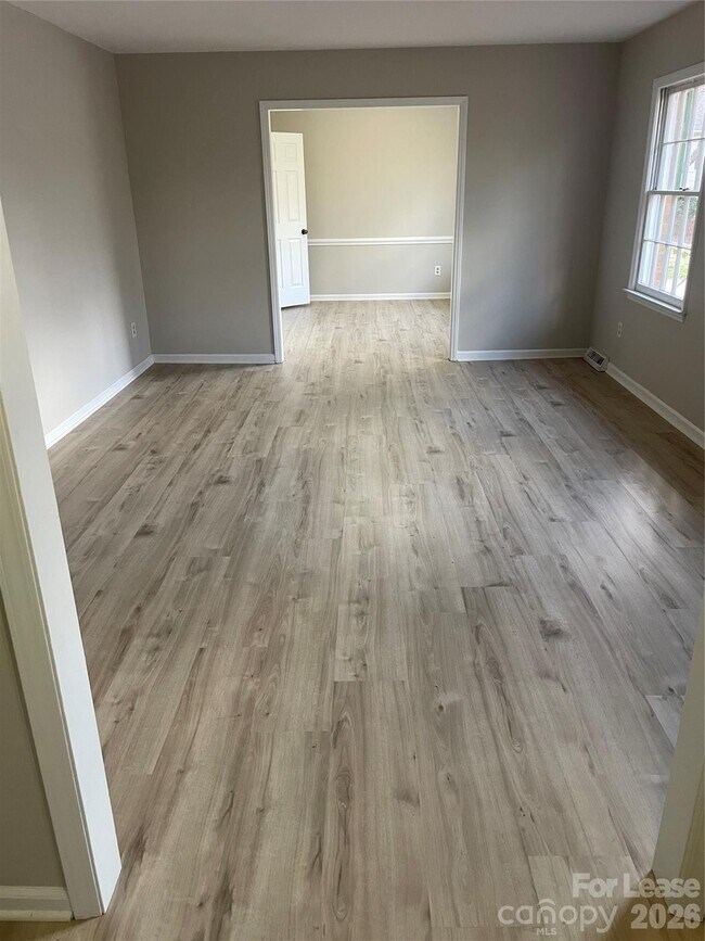 Building Photo - 8110 Sidras Ct