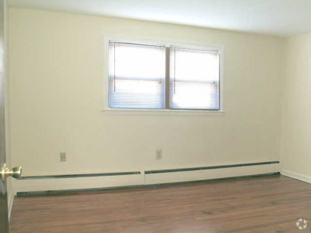 First Bedroom - Deerfield Park Apartments