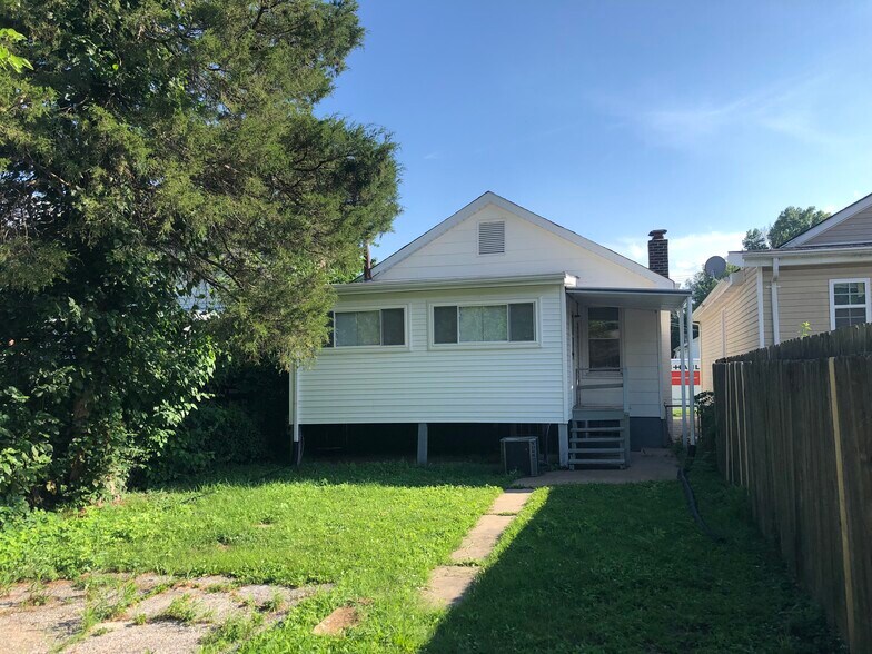 Back view - 3827 Eiler St