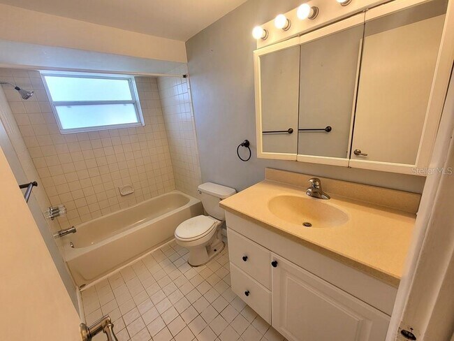 Building Photo - 3702 Sail Dr