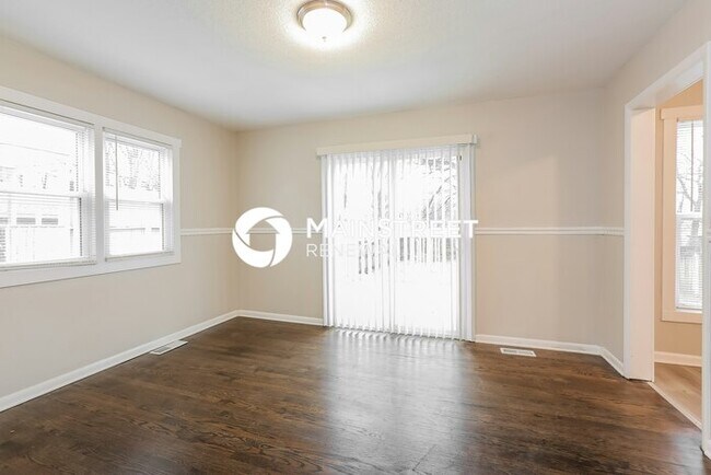 Building Photo - 3 Bedroom Pet-Friendly Home in INDEPENDENC...