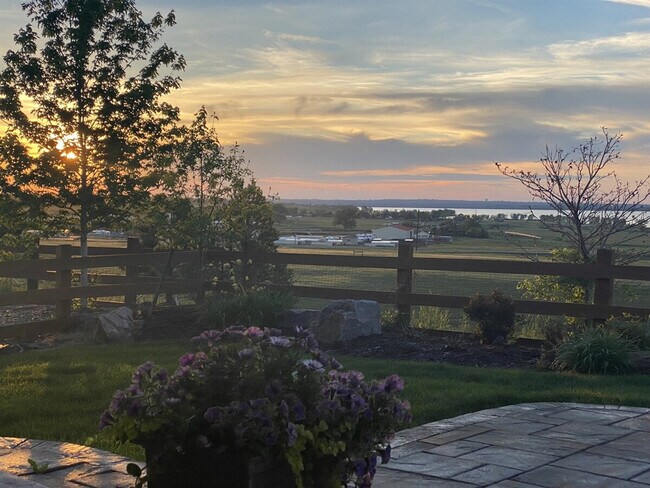 Building Photo - 9412 Joyce Way