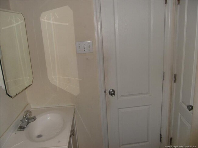 Building Photo - 3628 Pine Cone Ln