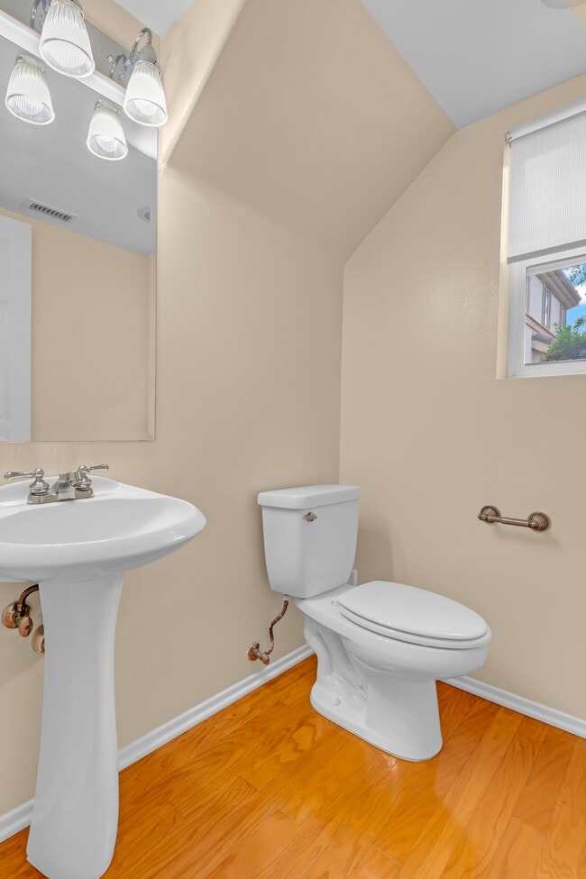 Building Photo - 51 Danbury Ln