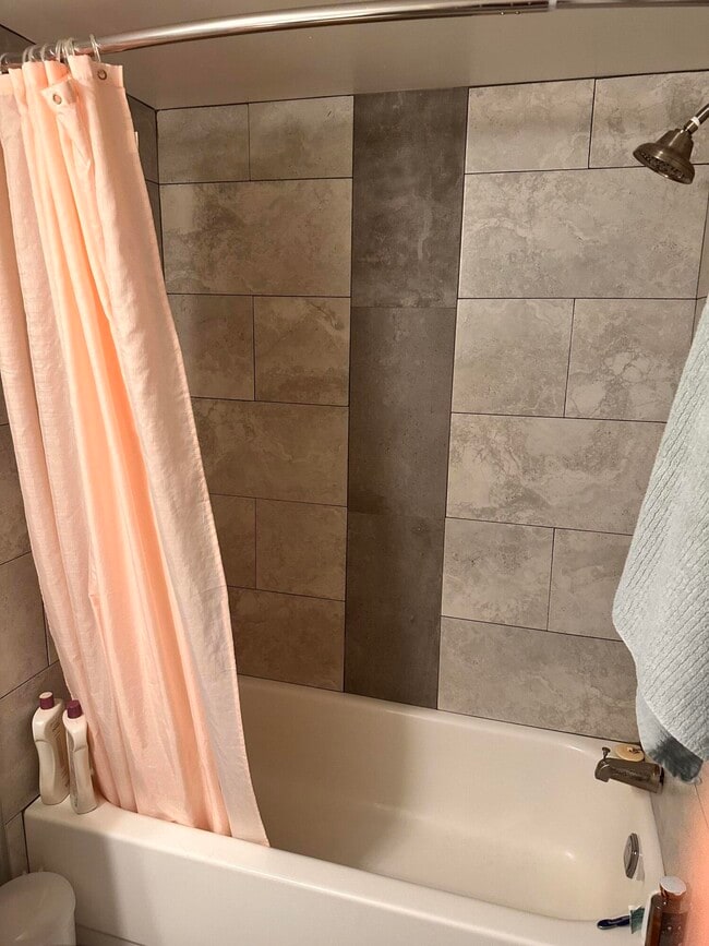 Building Photo - 2800 Palmwood Terrace