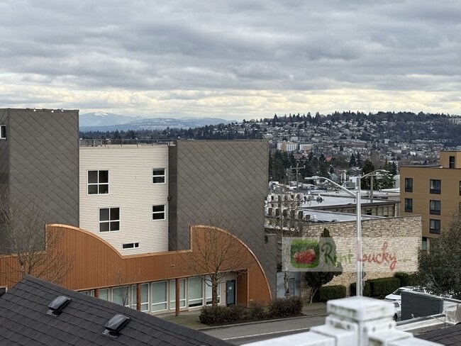 Building Photo - GREAT VIEWS! Lovely 2-Bedroom, 2 Bath Condo in Fantastic Fremont Area w/Garage Parking!!