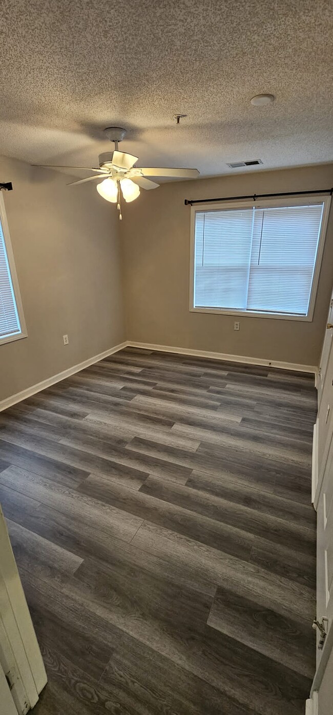 Building Photo - 1440 Collegiate Cir
