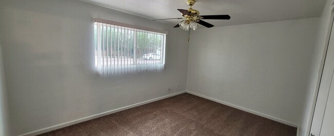 Building Photo - NICE 4 BED 2 BATH CORNER LOT HOME!!!!