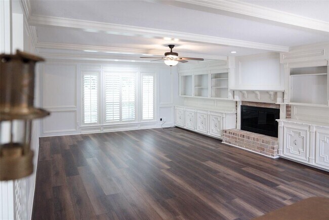 Building Photo - 16611 Brenton Oaks Dr