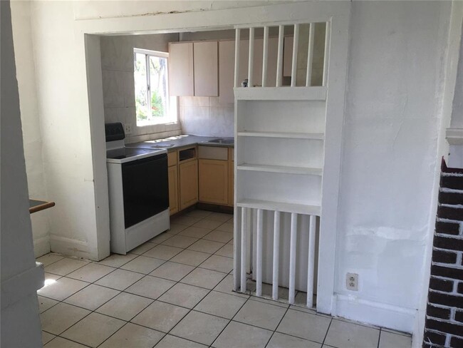 Building Photo - 124 Daytona Ave