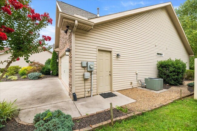 Building Photo - 4726 Pecanwood Way NW