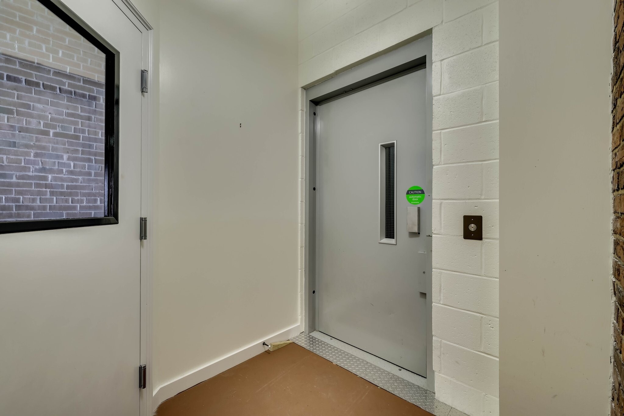 Building Photo - 929 Broad St