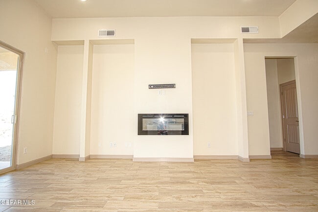 Building Photo - 7825 Enchanted View Dr