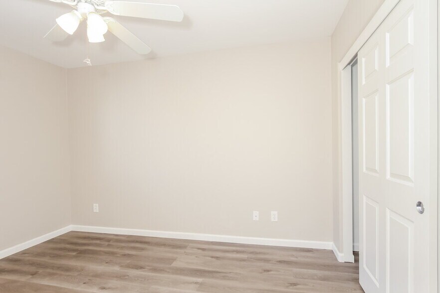 Building Photo - 26681 N Babbling Brook Dr