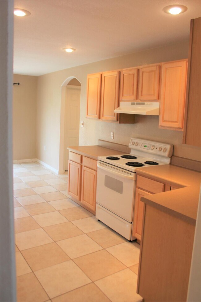 Building Photo - 8617 Olivera St