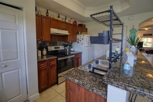 Primary Photo - 4930 Windward Way