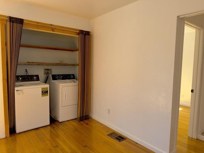 Building Photo - 731 Beryl St