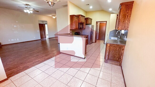 Building Photo - 1704 January Pl