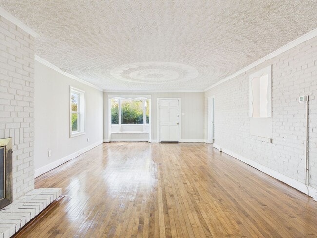 Building Photo - 3600 Pilots Ln