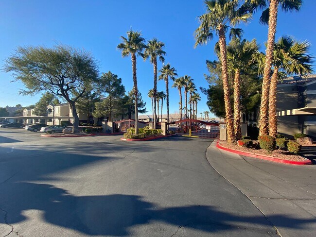 Building Photo - SW!! First floor unit with Balcony!! Gated!! Clubhouse!!  Community pool!! Spa!! Exercise Room!! ...