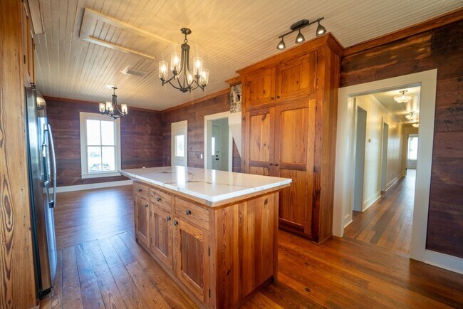 Building Photo - Historic Farmhouse set on 1.2 Acres!