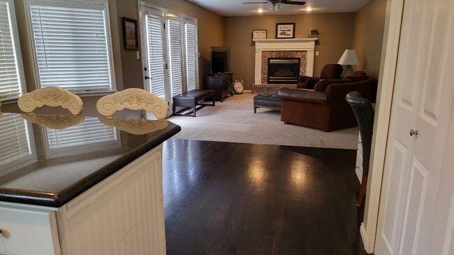 Building Photo - 1622 Heatherwood Cir