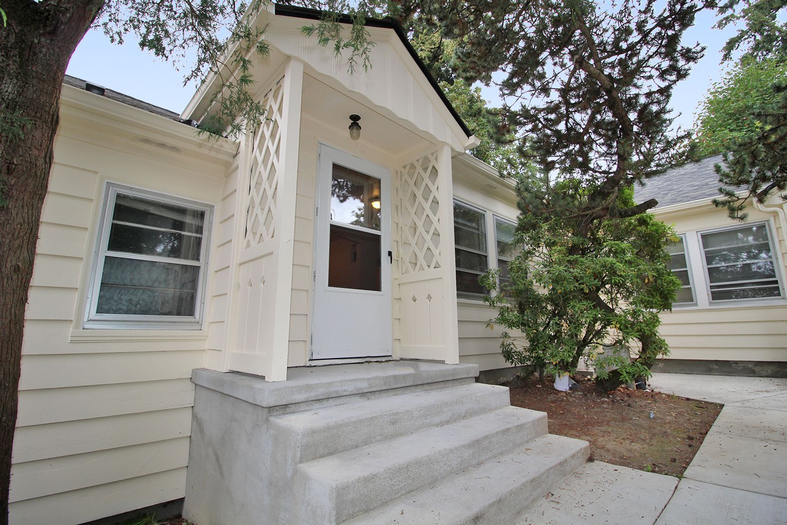 Building Photo - 3507 SW 11th Ave