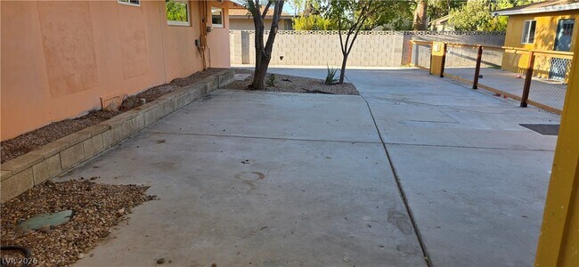 Building Photo - 1308 Winwood St