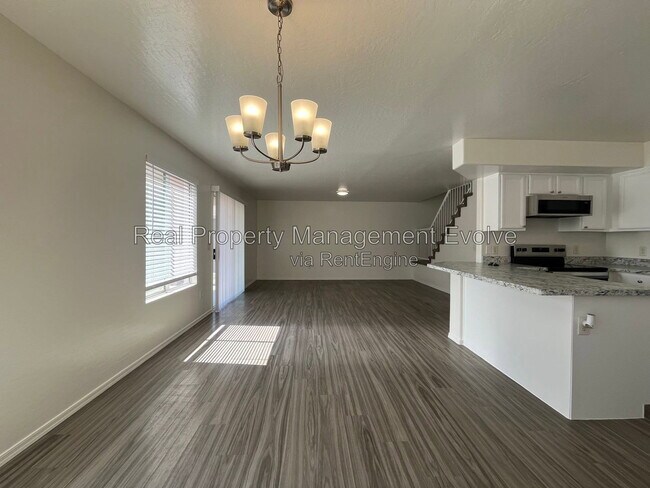 Building Photo - 7347 N 72nd Dr