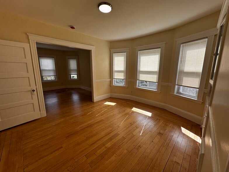 Building Photo - 65 Wareham St