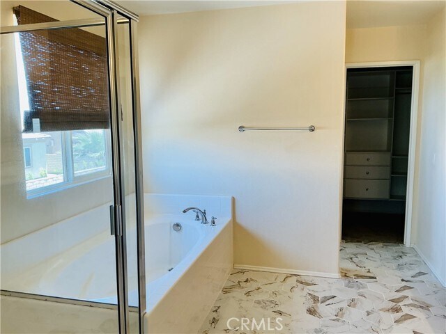 Building Photo - 43426 Lago Brezza Dr